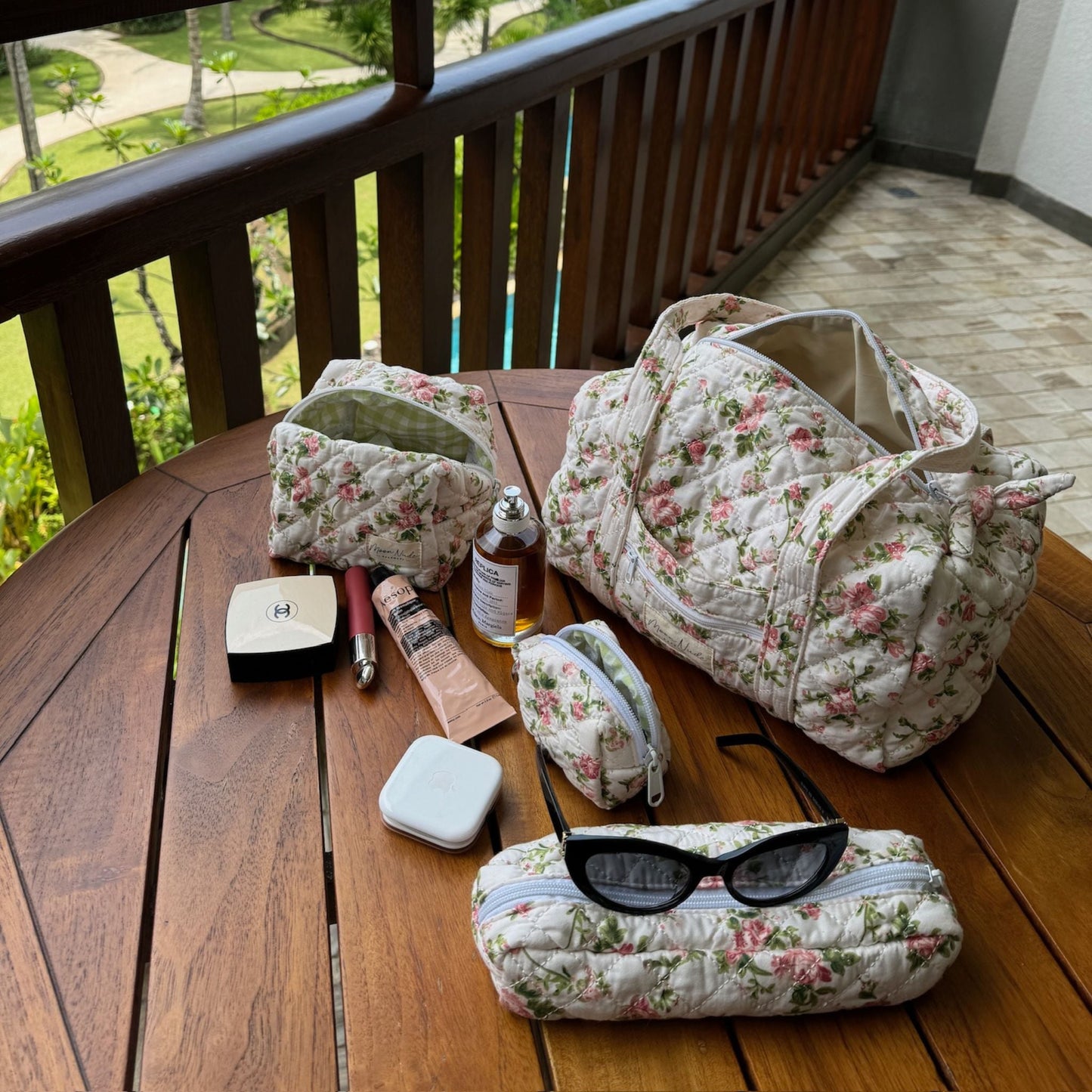 roze mini duffel bag