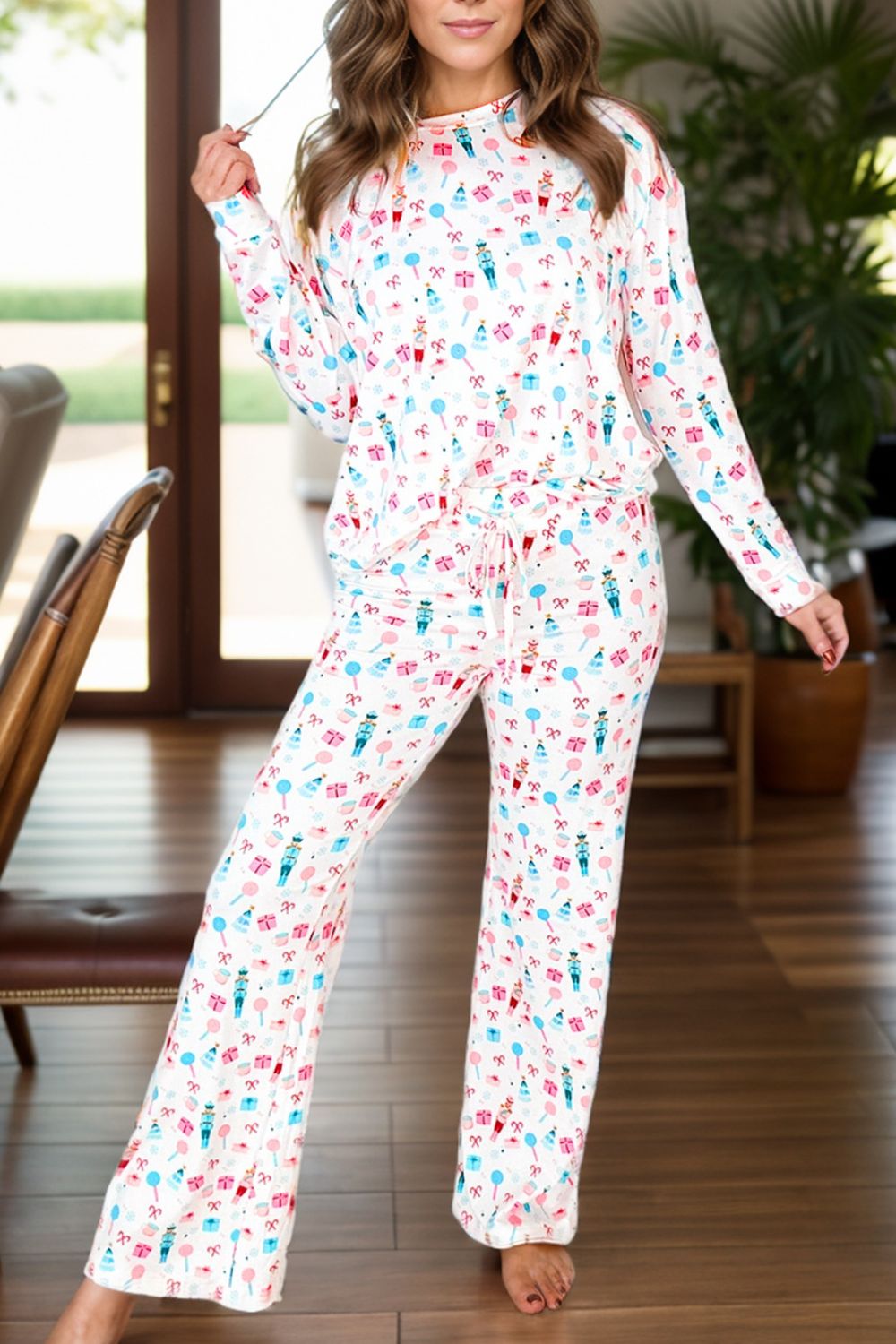 printed round neck long sleeve top and pants lounge set