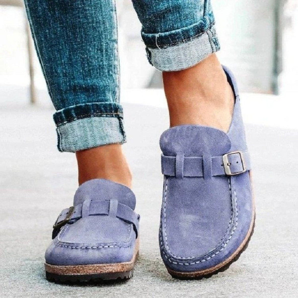 round toe low heel buckle loafers