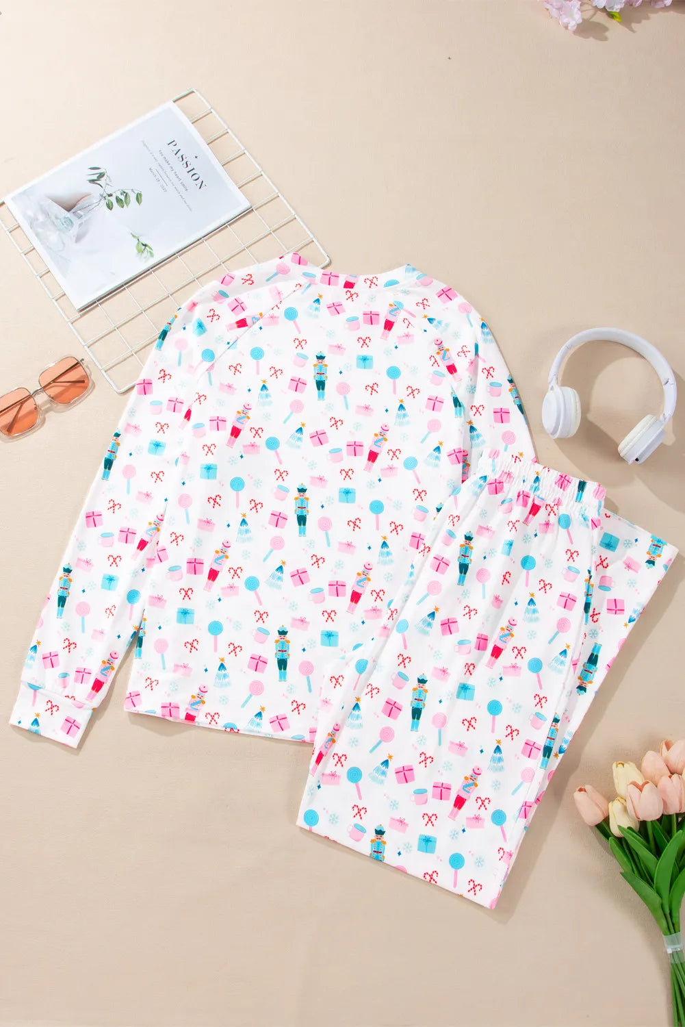 printed round neck long sleeve top and pants lounge set