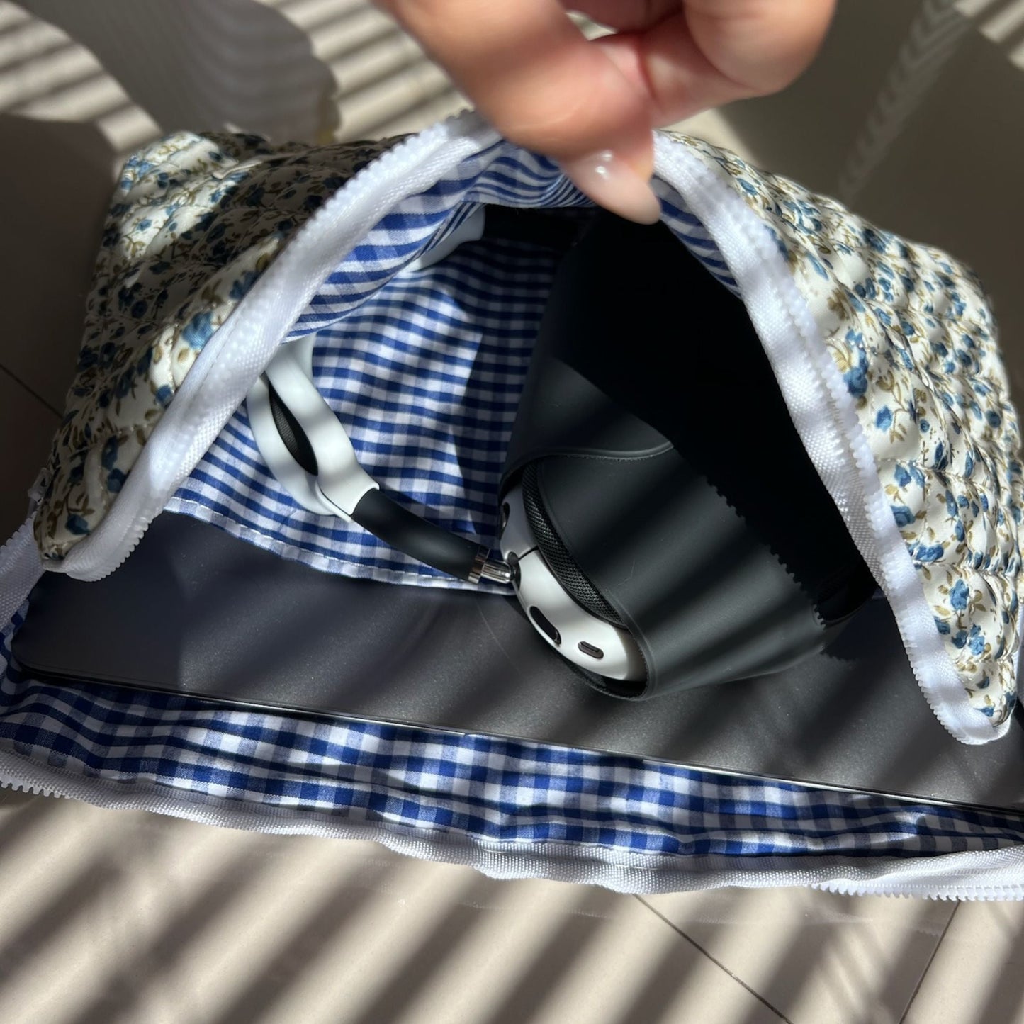 spring laptop sleeve