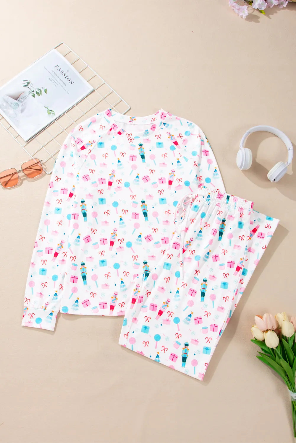 printed round neck long sleeve top and pants lounge set
