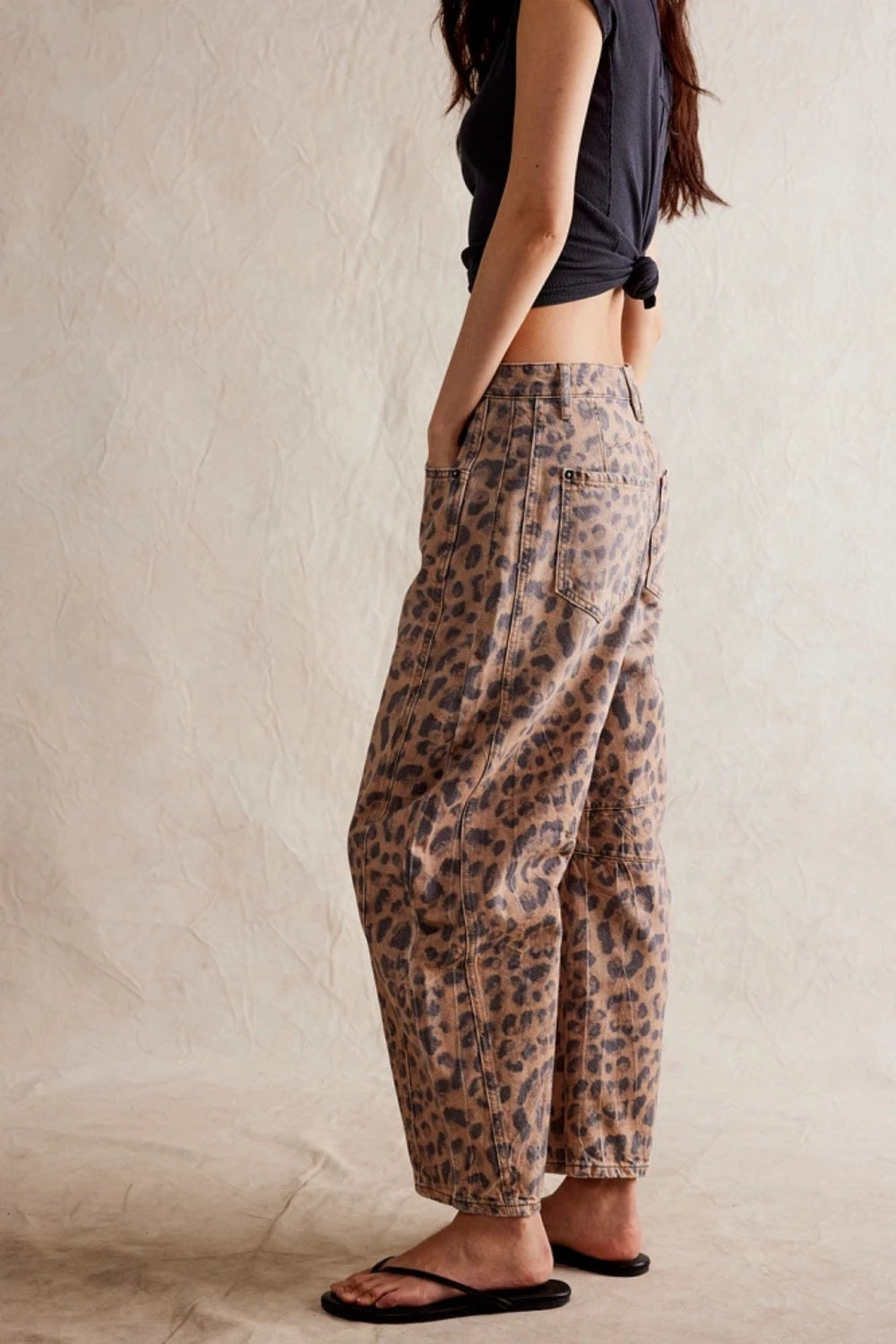 wide leg jeans with pockets