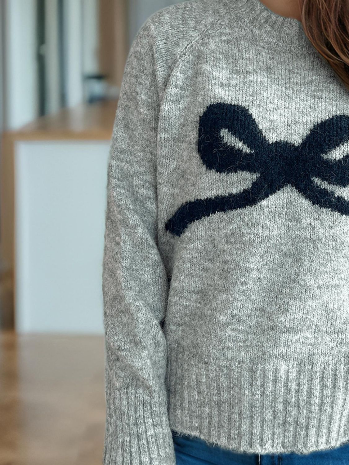 bow round neck long sleeve sweater