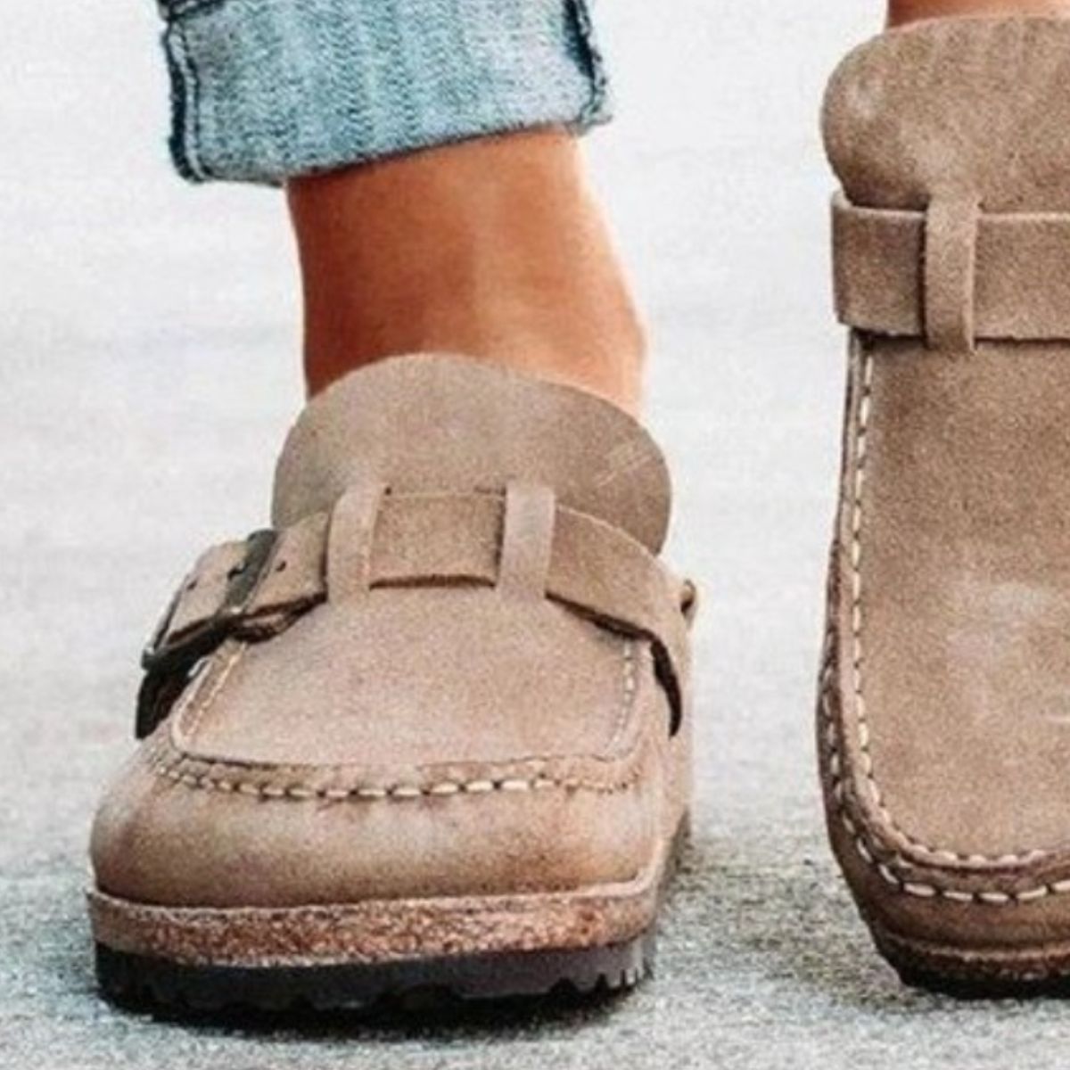 round toe low heel buckle loafers