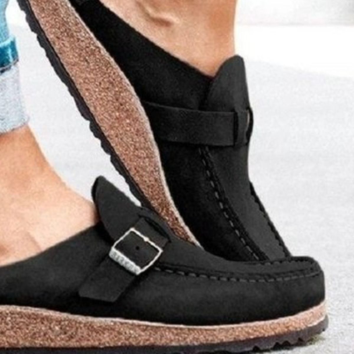 round toe low heel buckle loafers