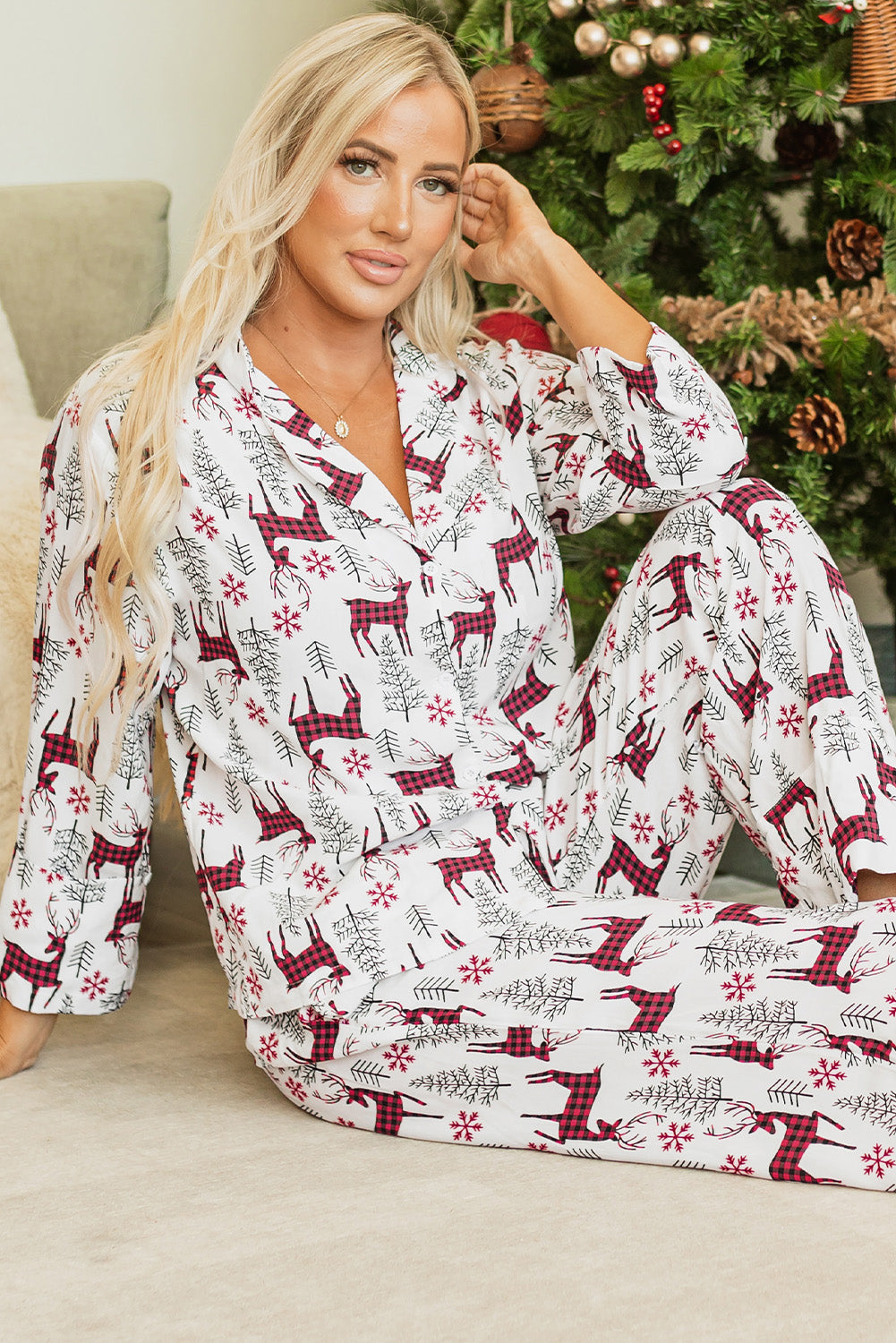 white christmas printed shirt and pants pajama set