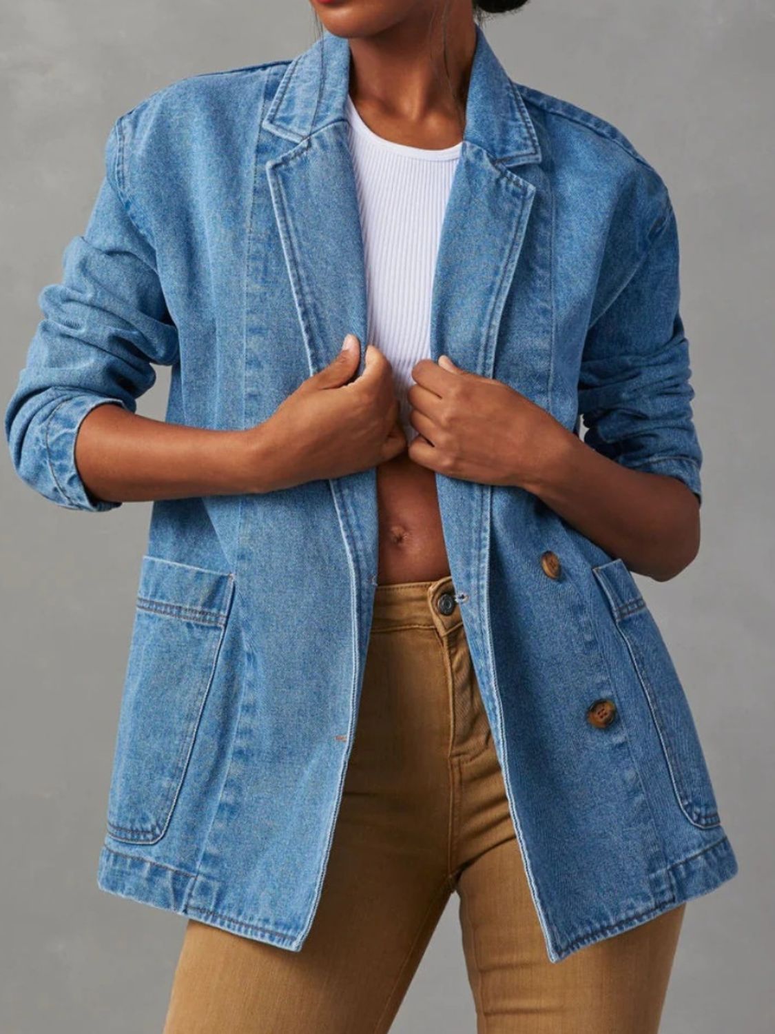 pocketed lapel collar long sleeve denim jacket