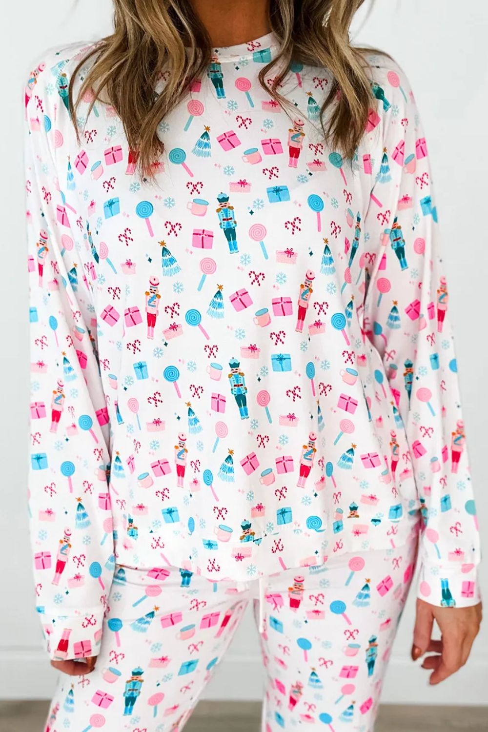 printed round neck long sleeve top and pants lounge set