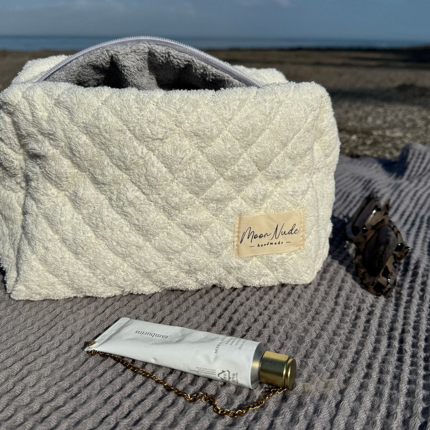 snow large makeup bag